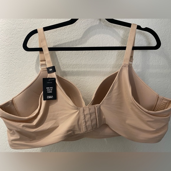 NWT TORRID wire free push up plunge bra - Picture 2 of 3